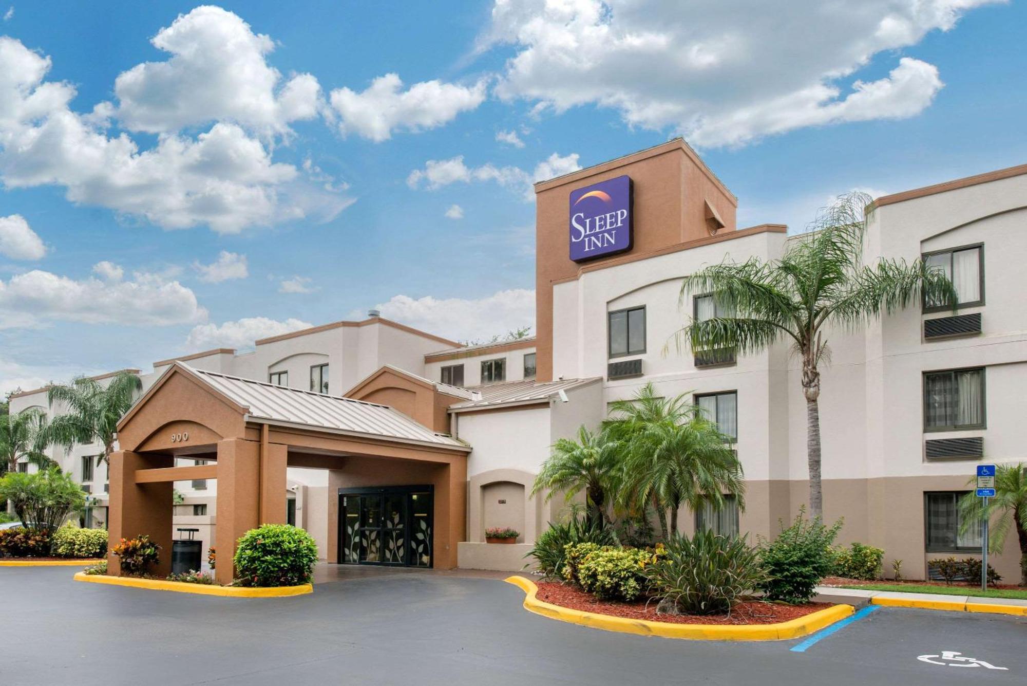 Where to Stay Near Ringling Museum: 9 Best Airport Hotels