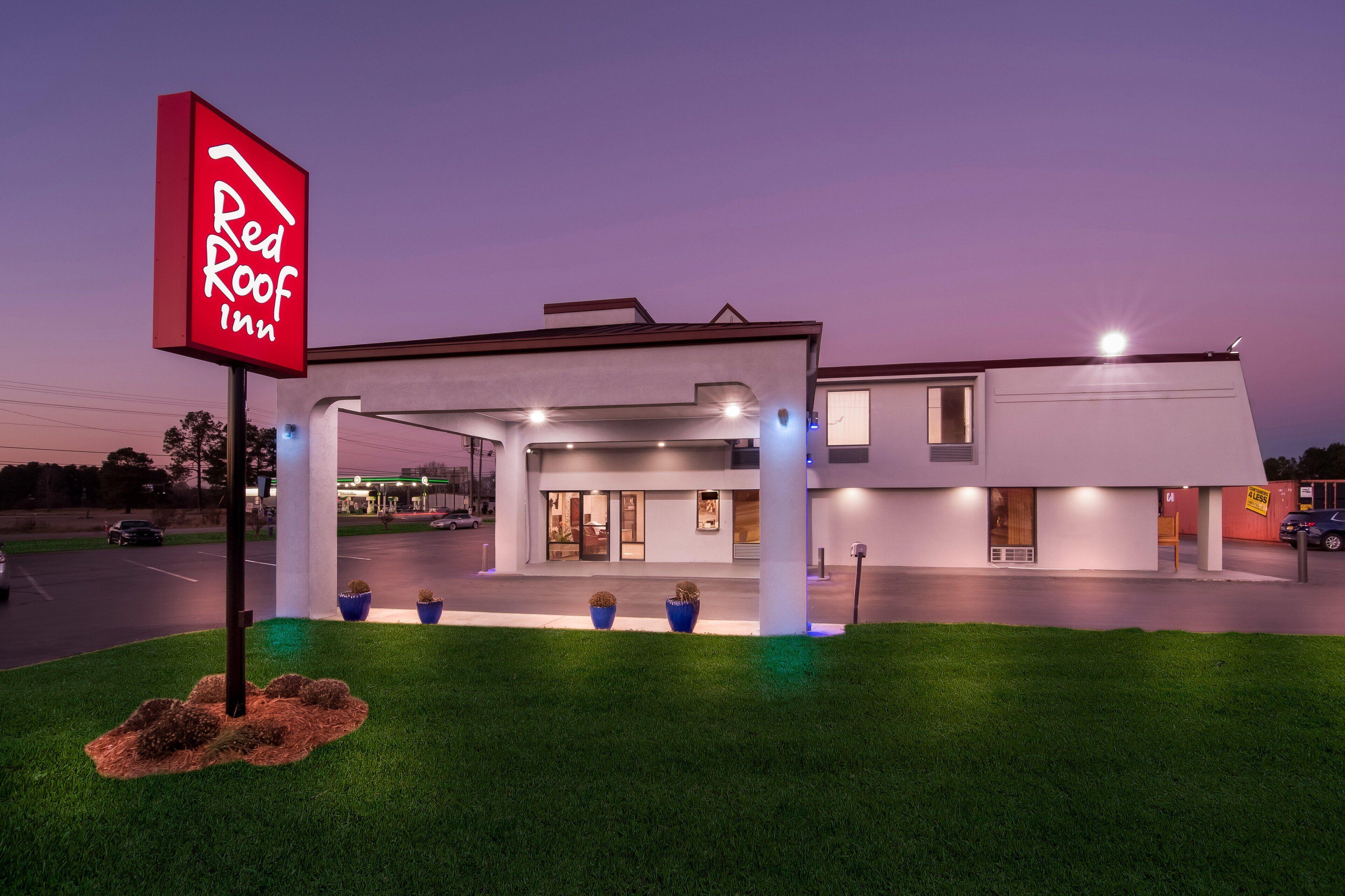 5 Budget Hotels Near NC Wesleyan College With Easy I-95 Access