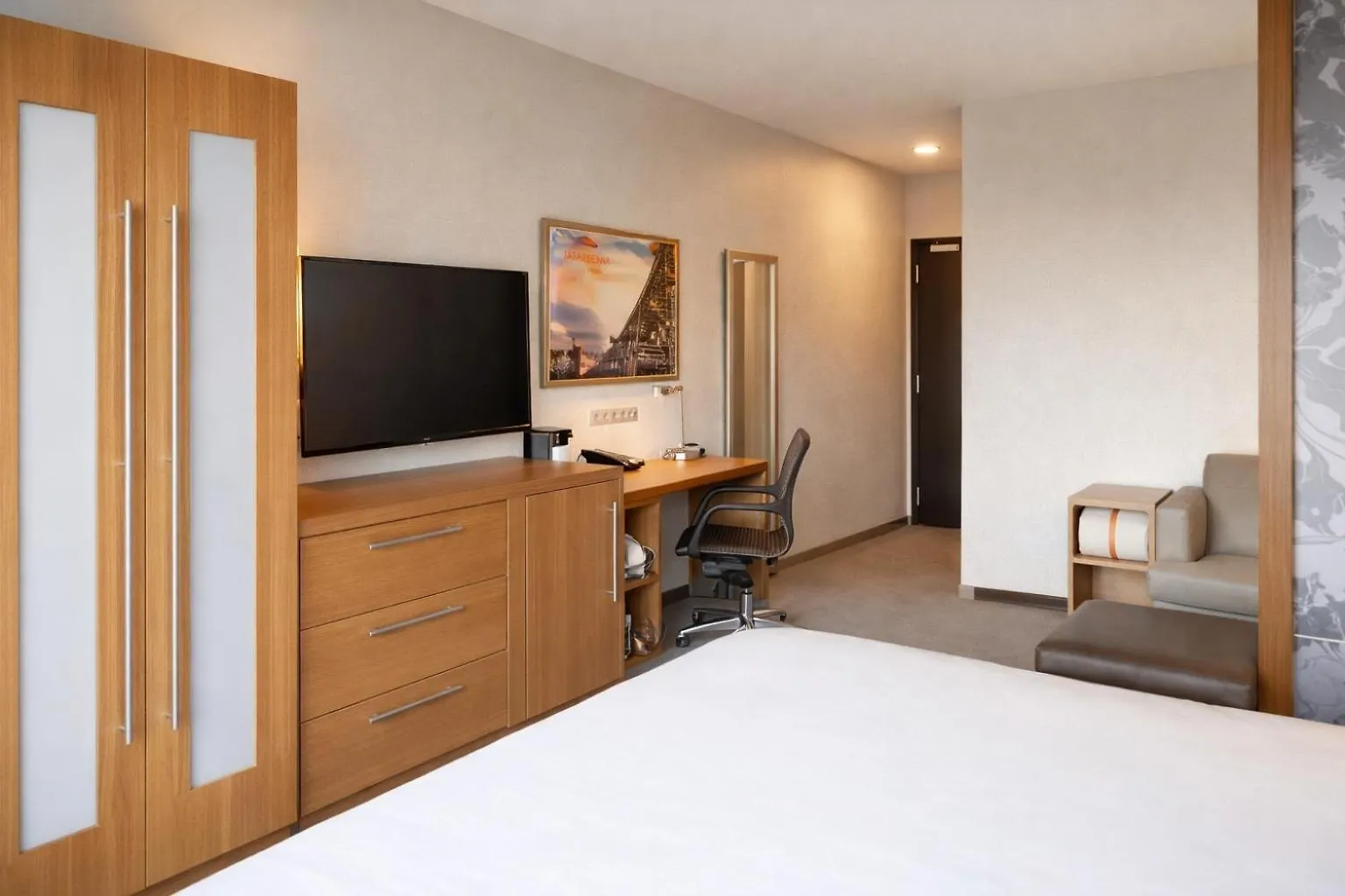 3 Central Hotels Near Rock Rose Cafe With Easy Pasadena Access