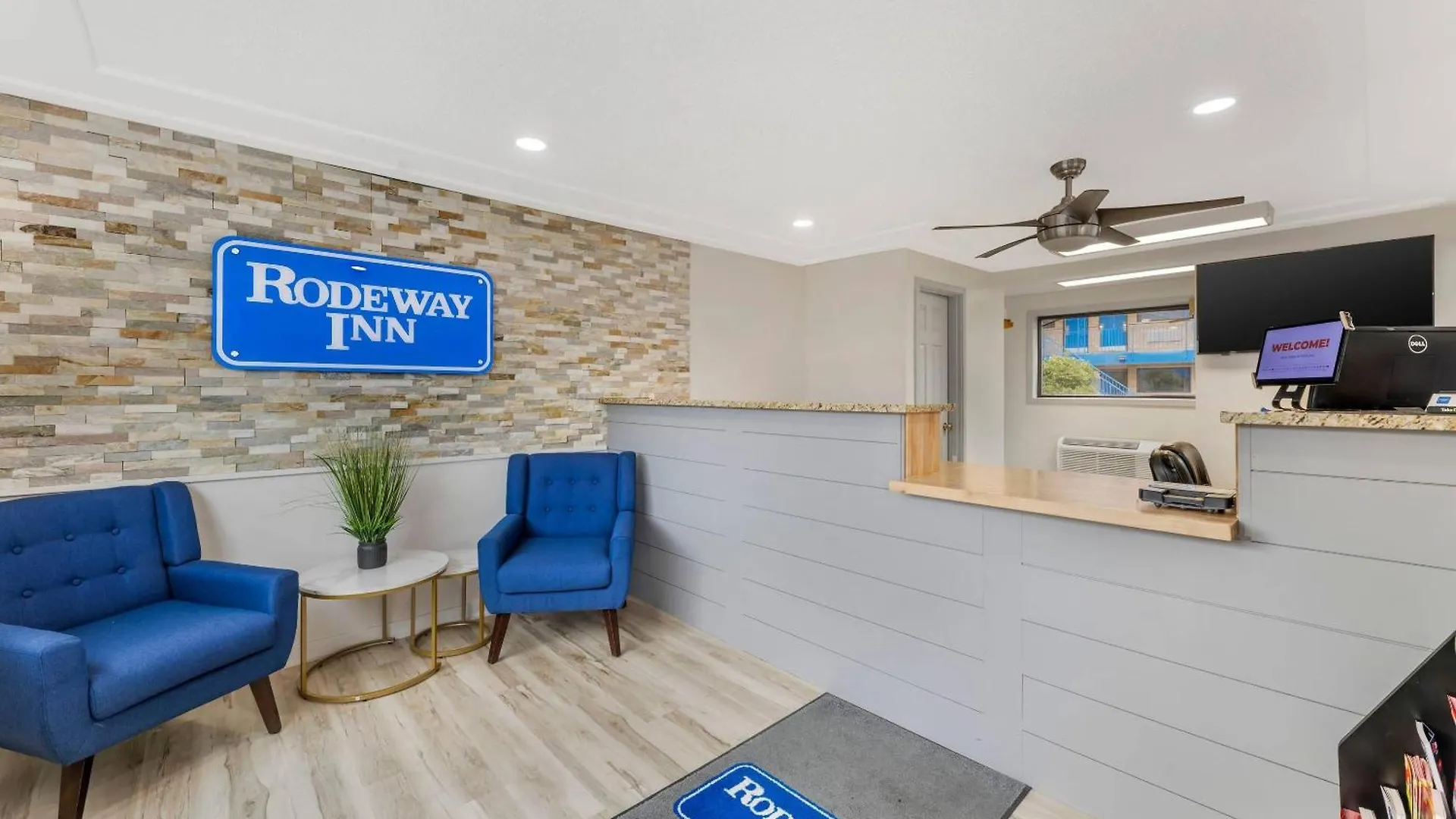 4 Budget Hotels Near Fullersburg Woods That Deliver Value