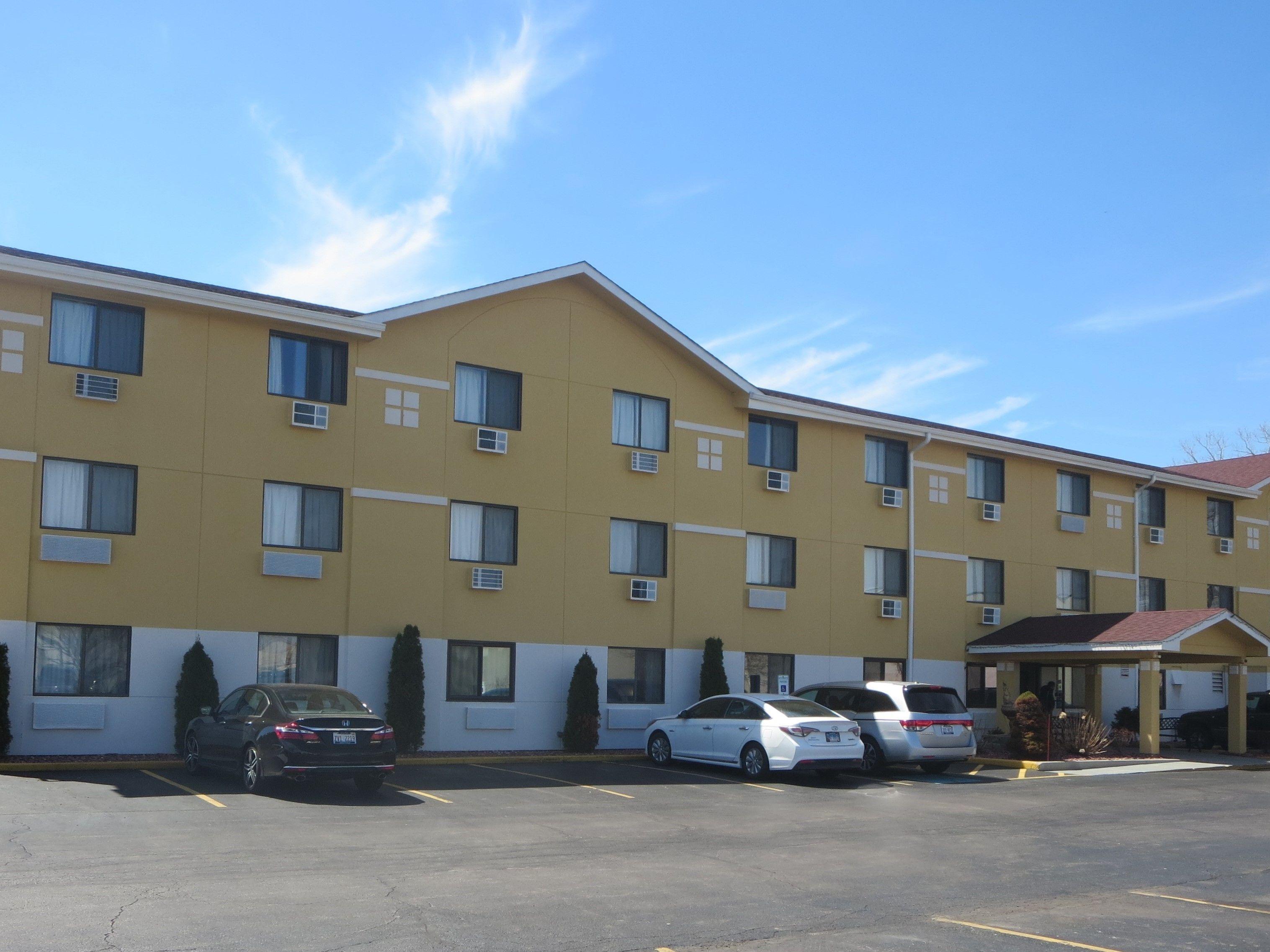 7 Business Hotels Near Adler Memorial Park for Work Travelers